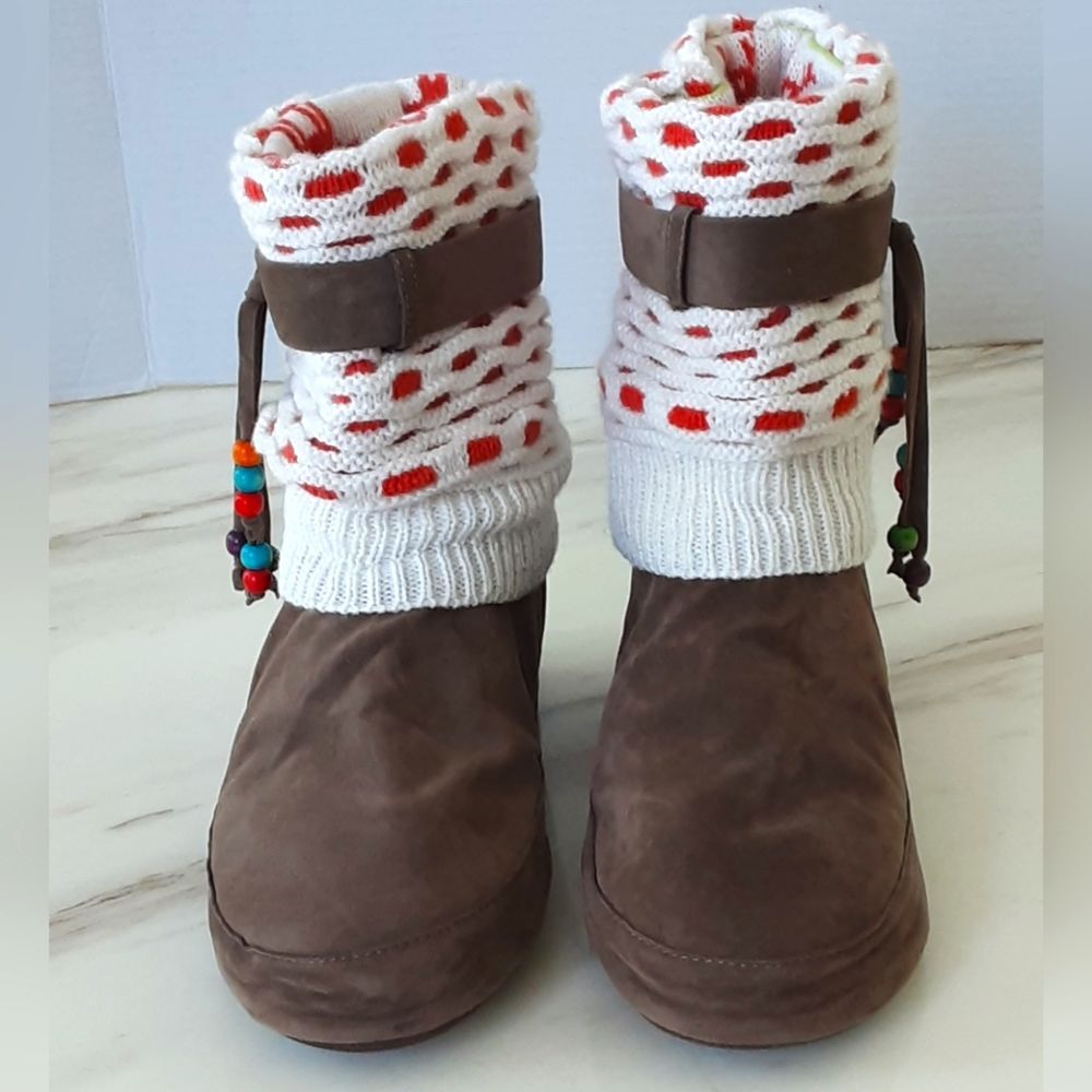 MUKLUKS Faux Suede Sweater Knit Top Winter Slipper Boots Sz 6.5 / 7.5